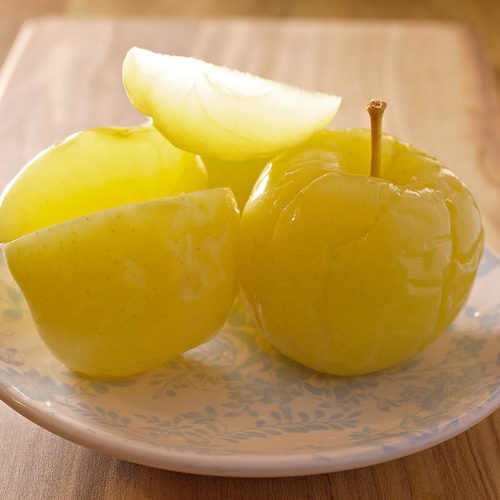 https://www.beetsandbones.com/wp-content/uploads/2015/09/brined-apples-1-500x500.jpg